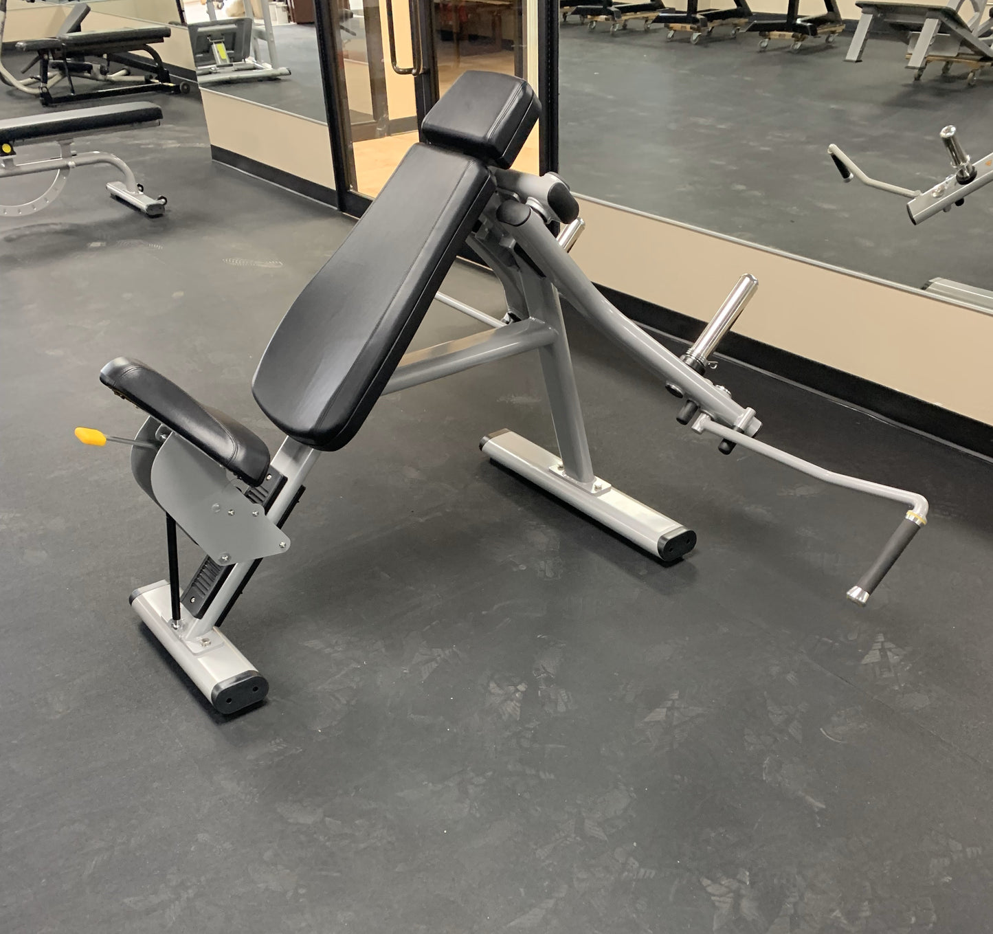 Plate Loaded Incline Chest Fly