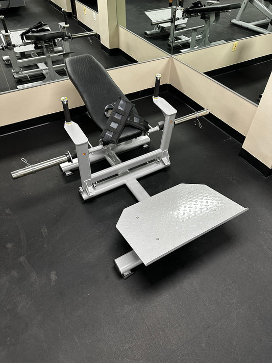 Plate Loaded Hip Thrust with Belt Fastener